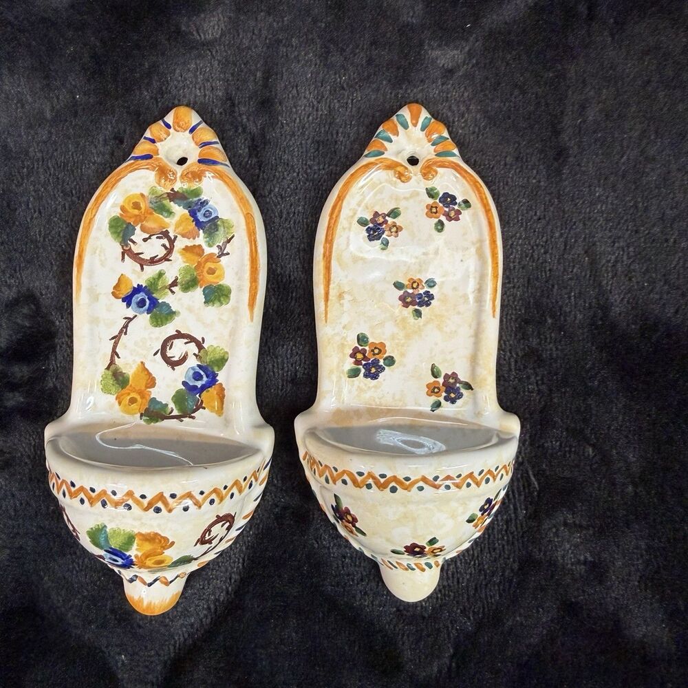 Italian Hand Painted Maiolica/Majolica Ceramic Wall Pockets MP Roma Pair
